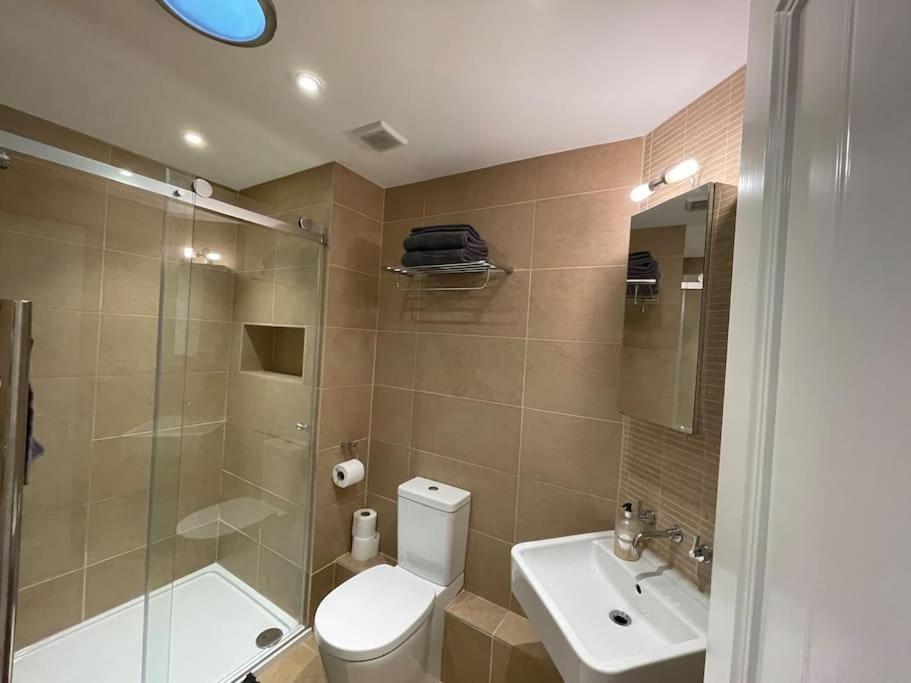 Fuchsia Cottage Flushing Екстер'єр фото