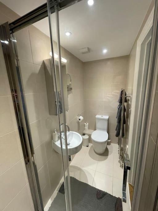 Fuchsia Cottage Flushing Екстер'єр фото